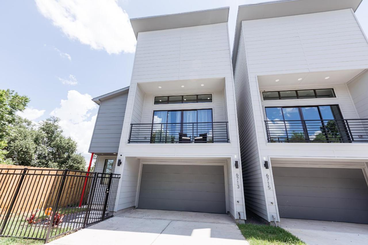 Beautifully Decorated, Modern Downtown