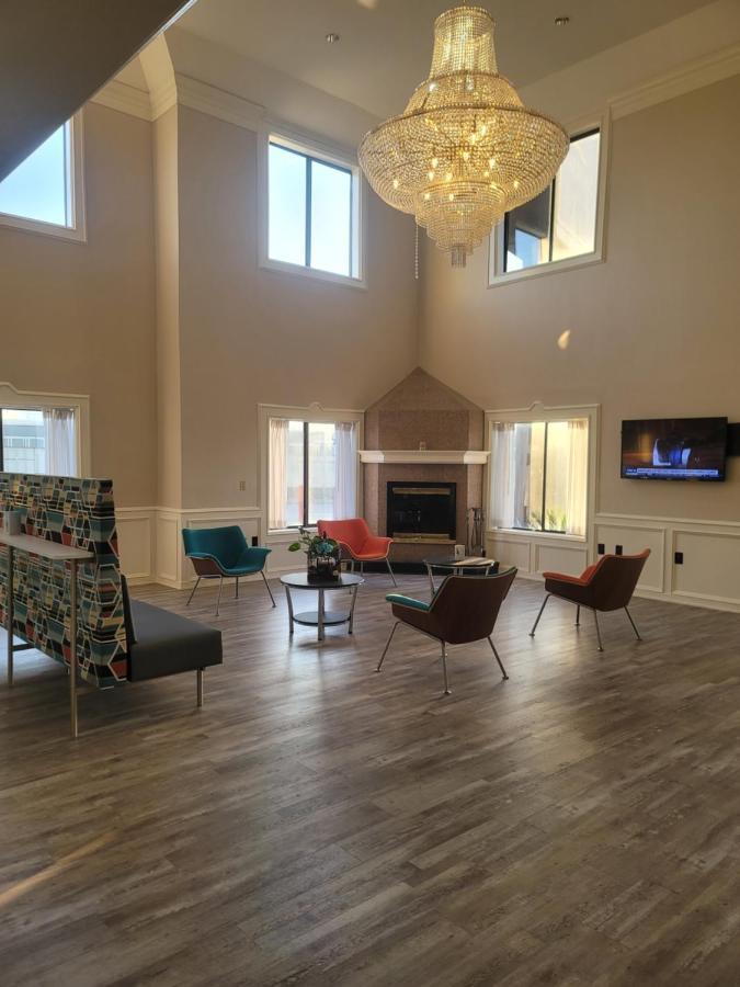 Baymont By Wyndham Brookhollow Hotel 2*