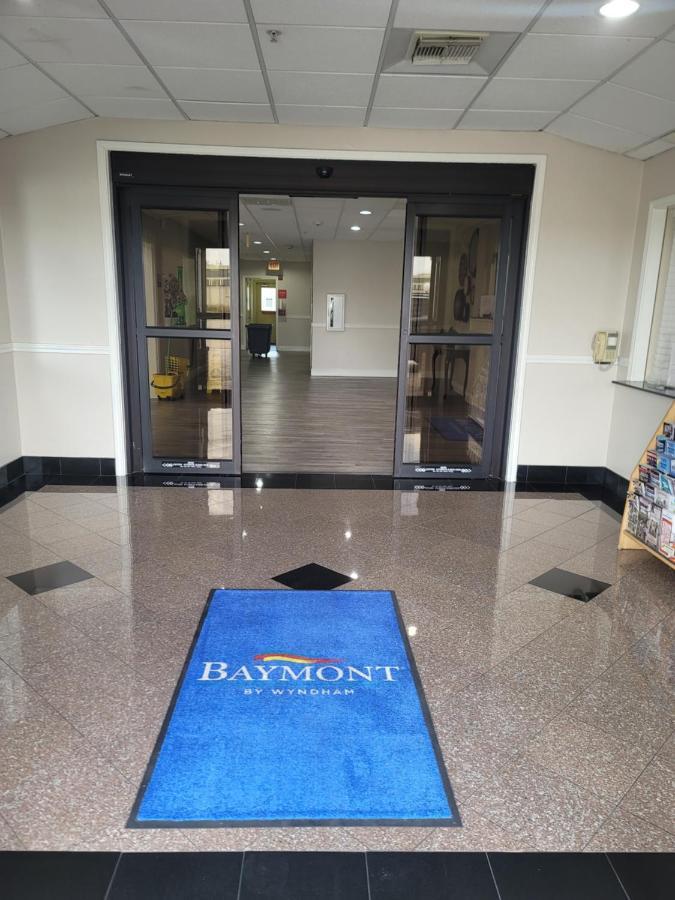 Baymont By Wyndham Brookhollow Hotel 2*
