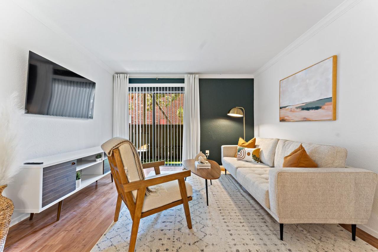 The Val's Place Apartment Houston