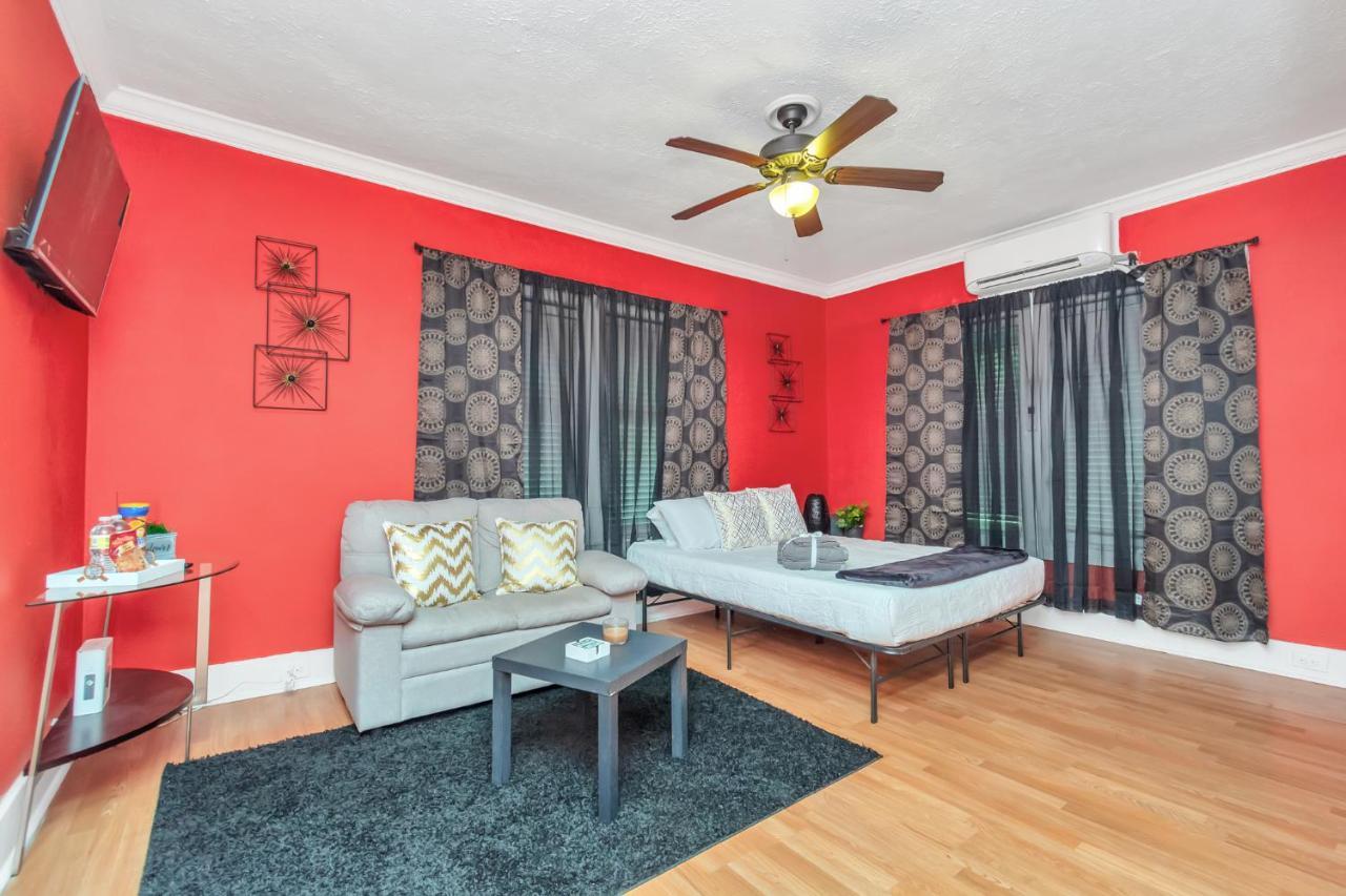 Calm Cozy Oasis In The Heart Of By Toyota Center