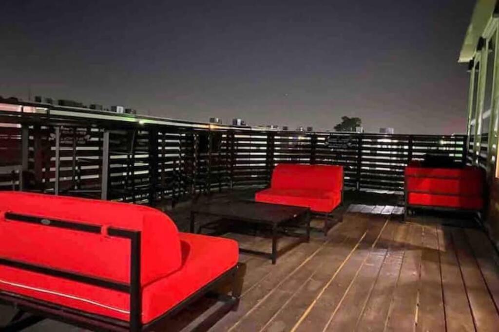 Beautiful/spacious 2 Bedroom Near Galleria *
