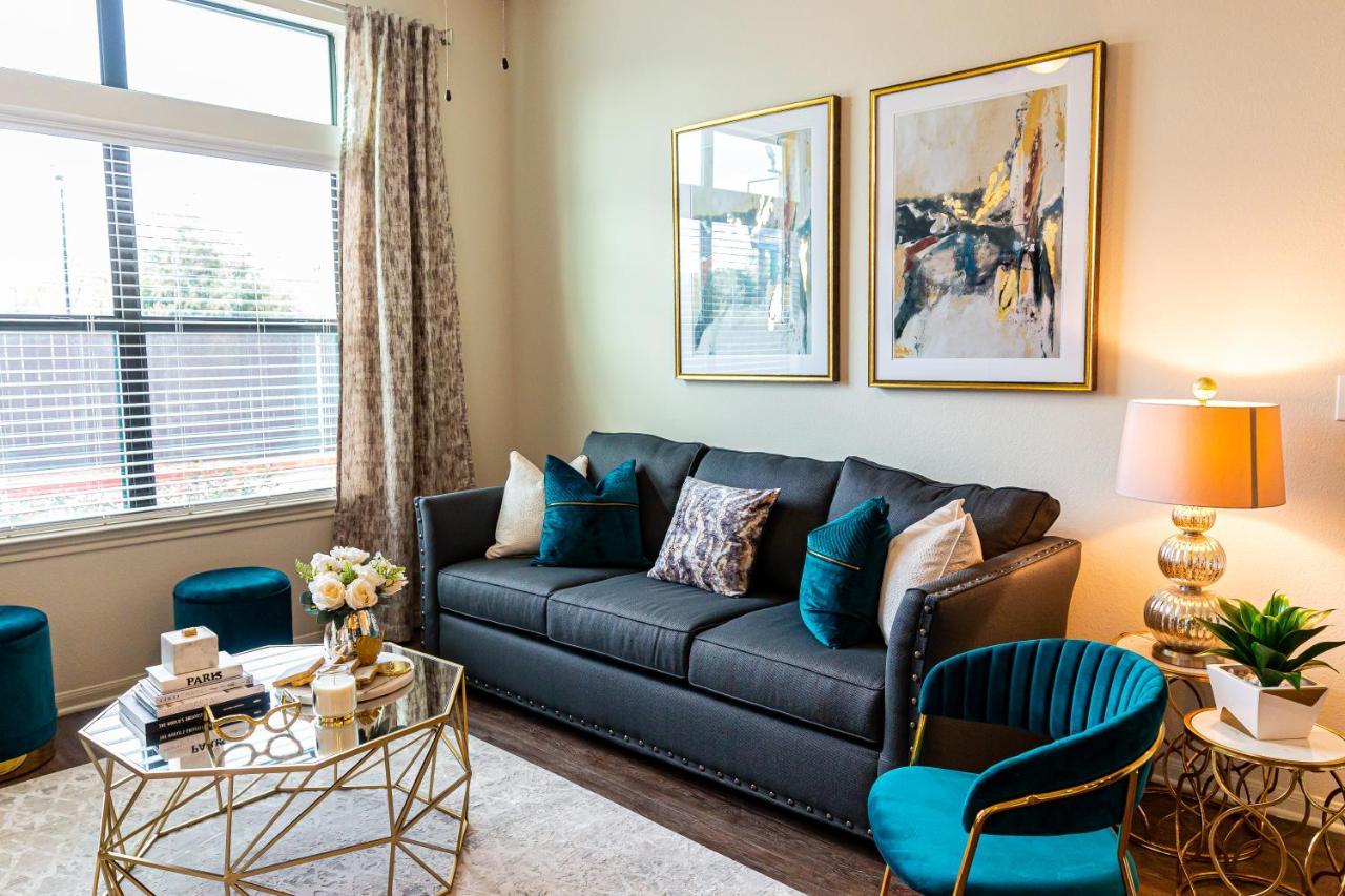 Luxe And Cozy Apt Walk To Nrg In Tx Medical Center Apartment Houston