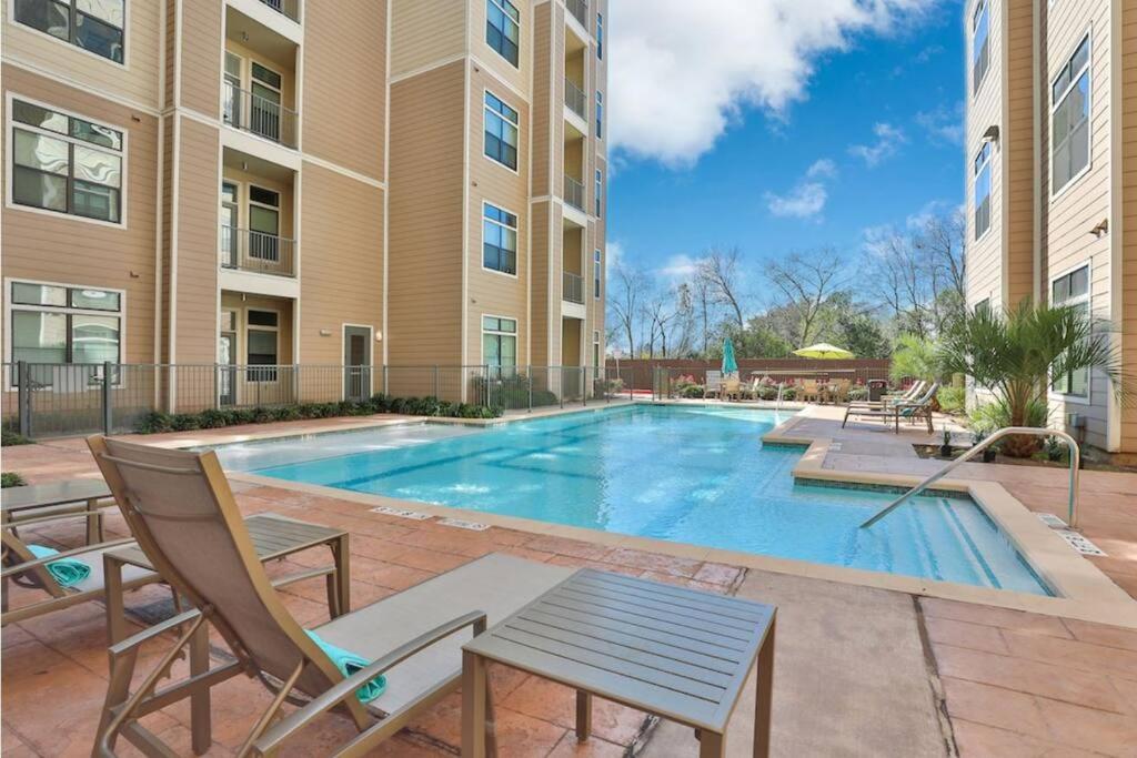 Luxe And Cozy Apt Walk To Nrg In Tx Medical Center Apartment