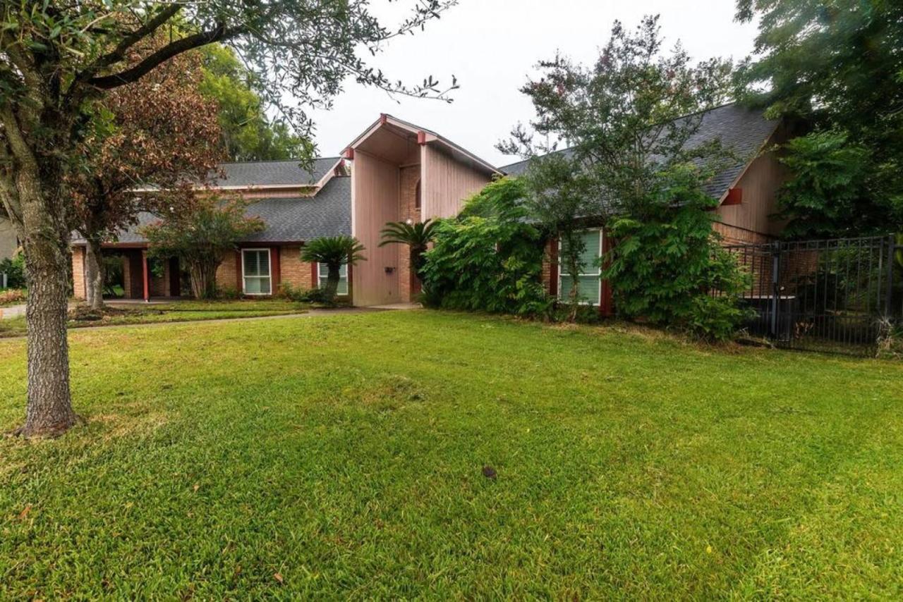 Huge 6 Bedroom With Pool, Spa, 85 Inch Tv, Game Houston