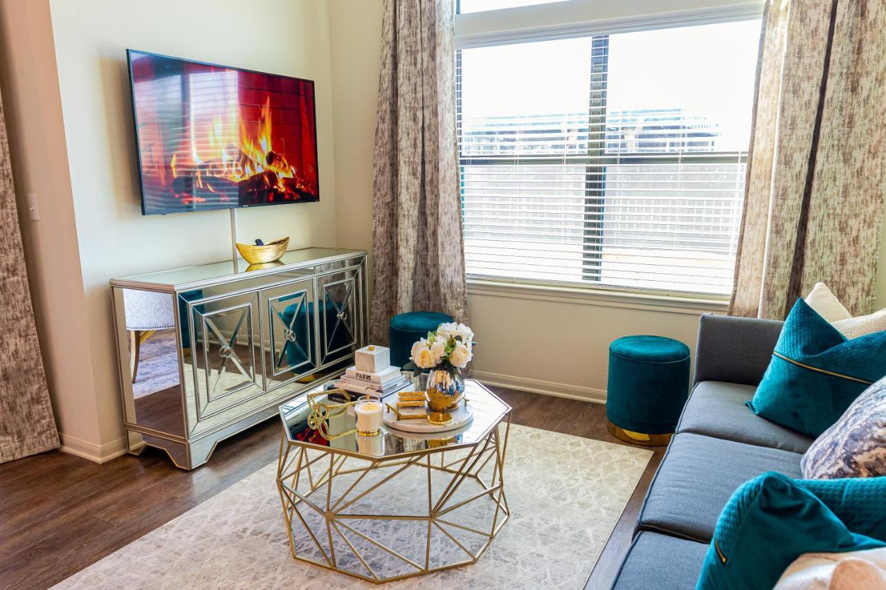 Luxe And Cozy Apt Walk To Nrg In Tx Medical Center Houston