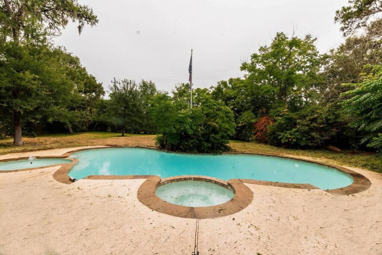 Huge 6 Bedroom With Pool, Spa, 85 Inch Tv, Game