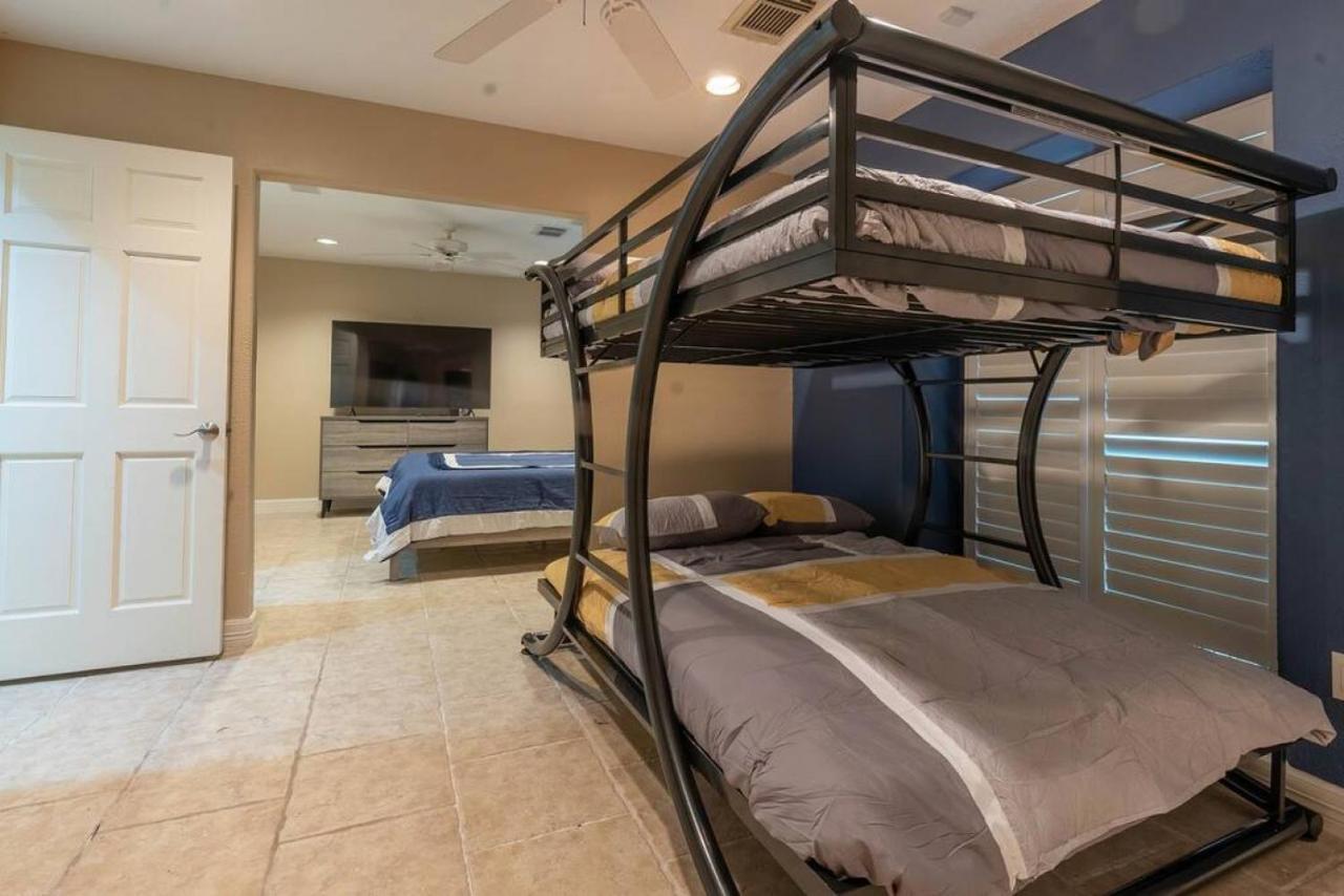 Huge 6 Bedroom With Pool, Spa, 85 Inch Tv, Game Houston
