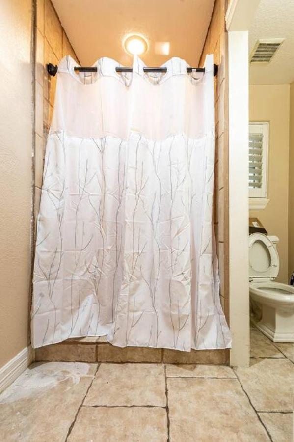 Huge 6 Bedroom With Pool, Spa, 85 Inch Tv, Game * Houston