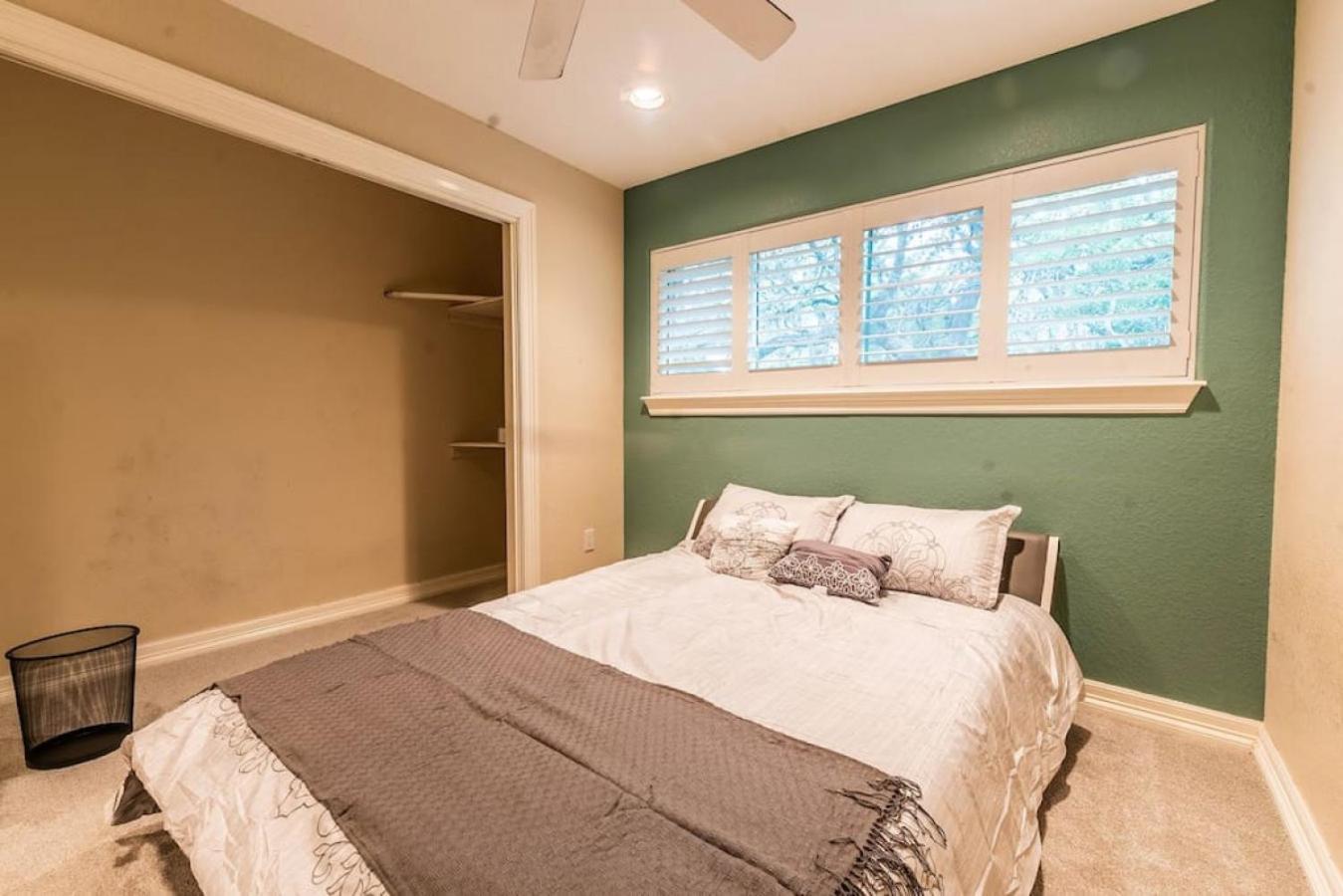 Huge 6 Bedroom With Pool, Spa, 85 Inch Tv, Game Houston