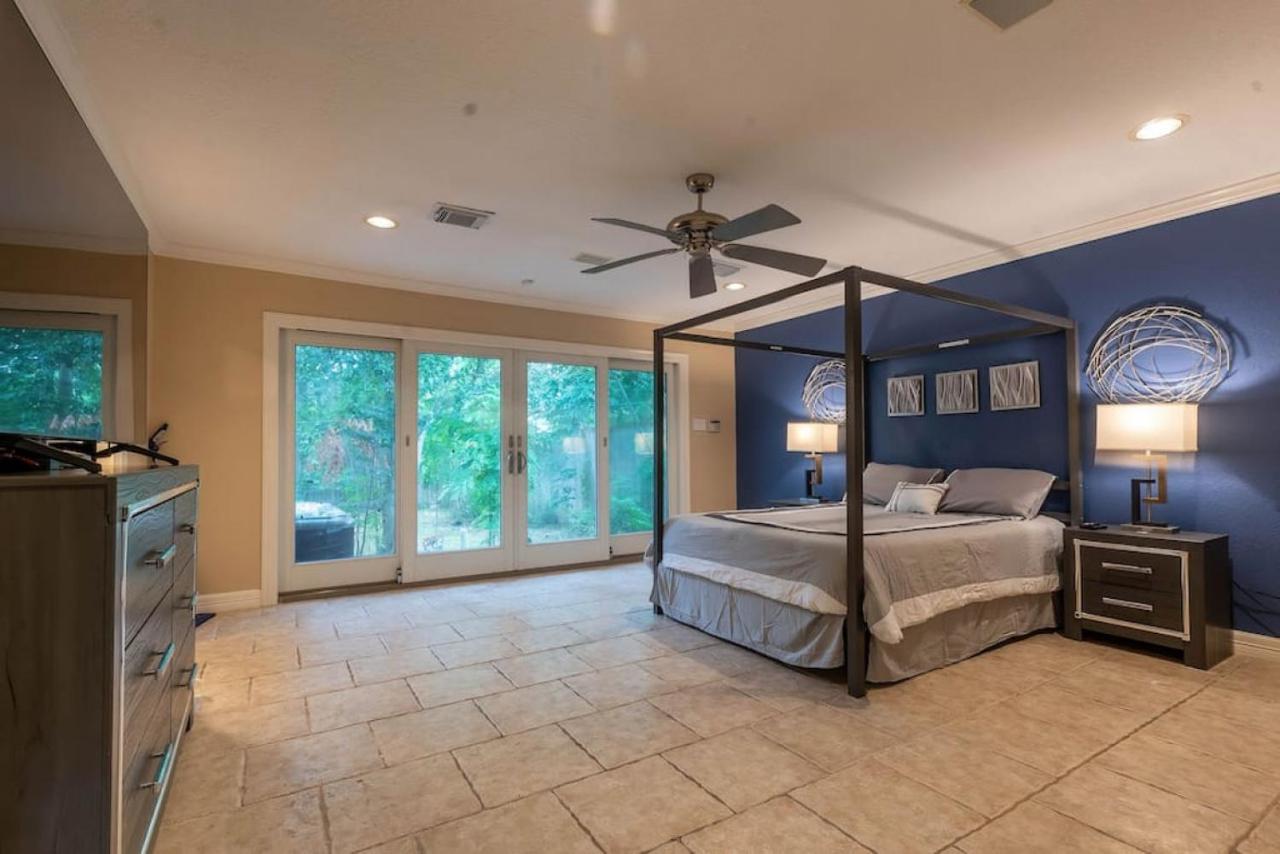 Huge 6 Bedroom With Pool, Spa, 85 Inch Tv, Game Houston