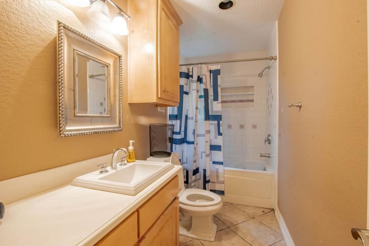 Huge 6 Bedroom With Pool, Spa, 85 Inch Tv, Game Houston