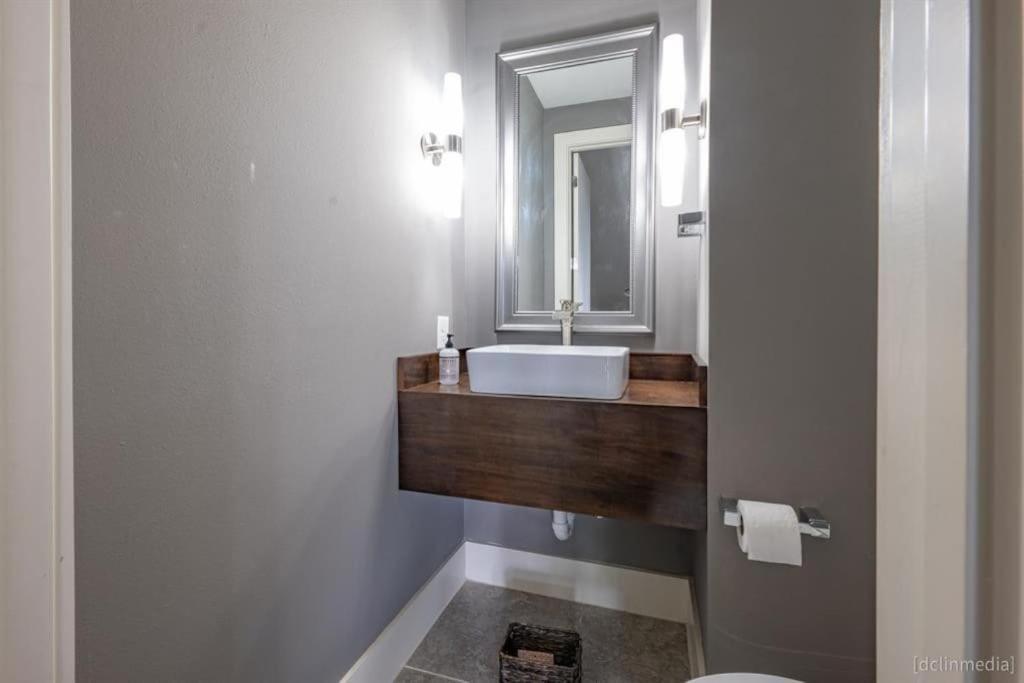The Posh Haus - Downtown - Grb - King Bed Houston