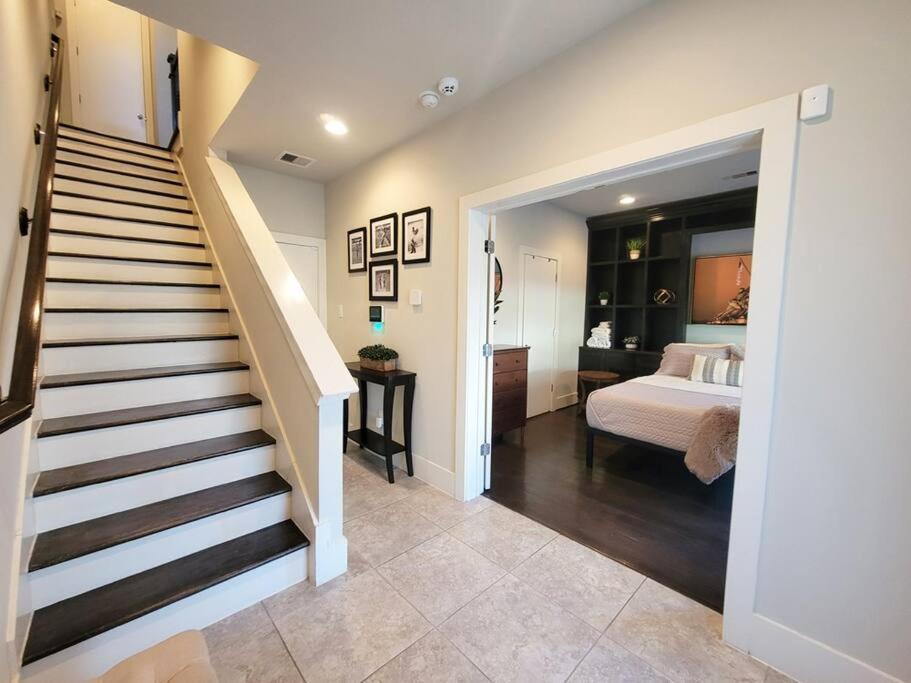 The Posh Haus - Downtown - Grb - King Bed * Houston