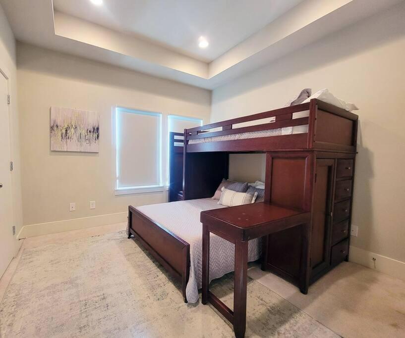 The Posh Haus - Downtown - Grb - King Bed Holiday home Houston