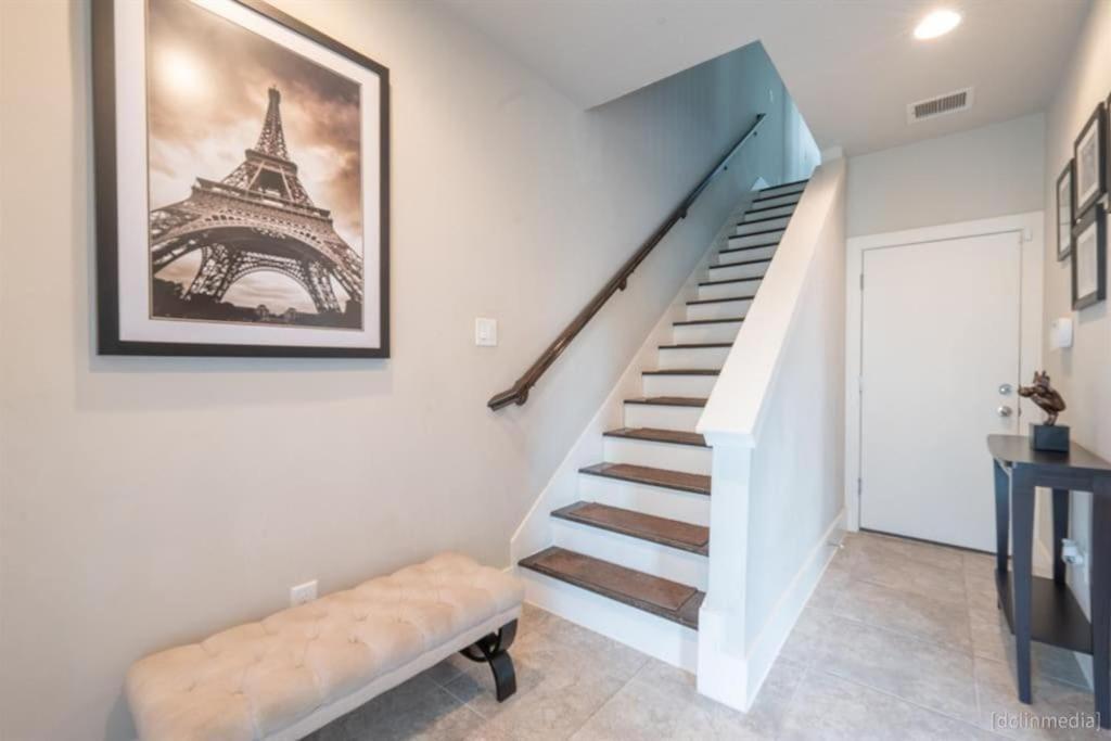 The Posh Haus - Downtown - Grb - King Bed Holiday home