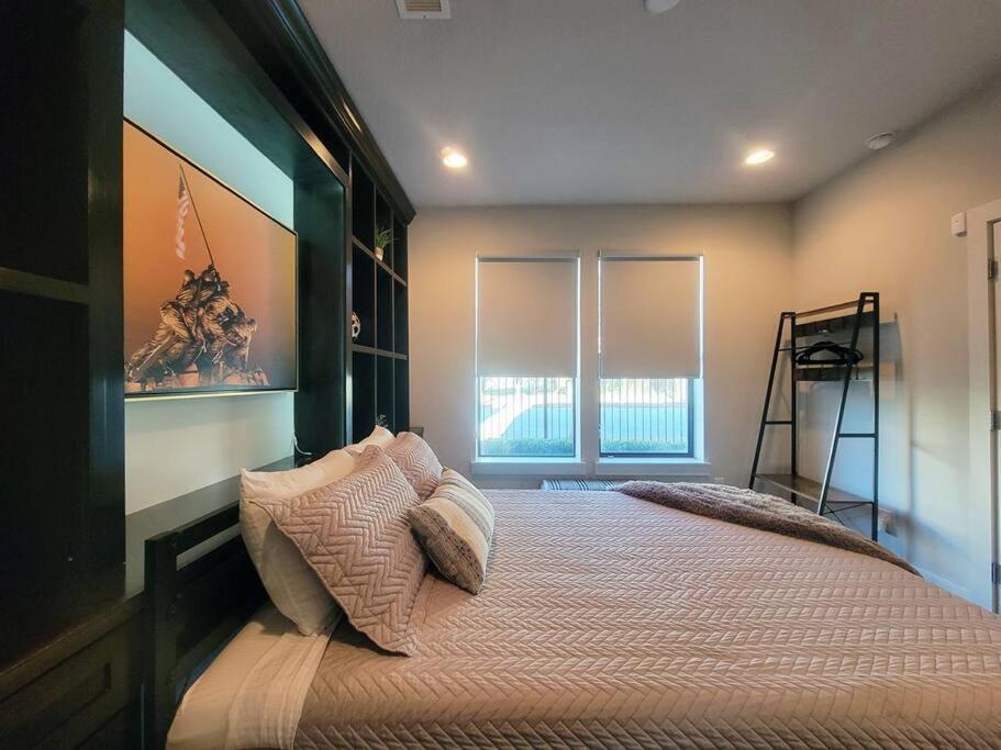 The Posh Haus - Downtown - Grb - King Bed Holiday home