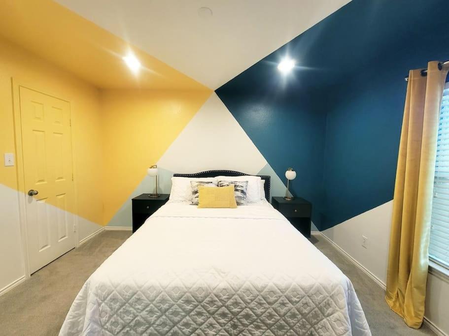 Haus Of Colours - 7 Beds - Grb - Downtown Holiday home