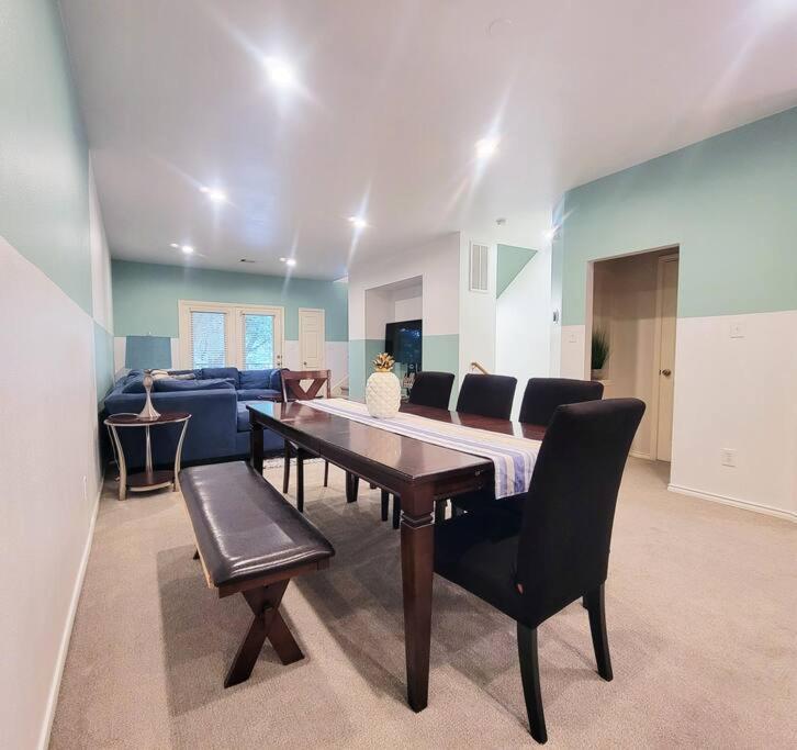 Haus Of Colours - 7 Beds - Grb - Downtown Holiday home *
