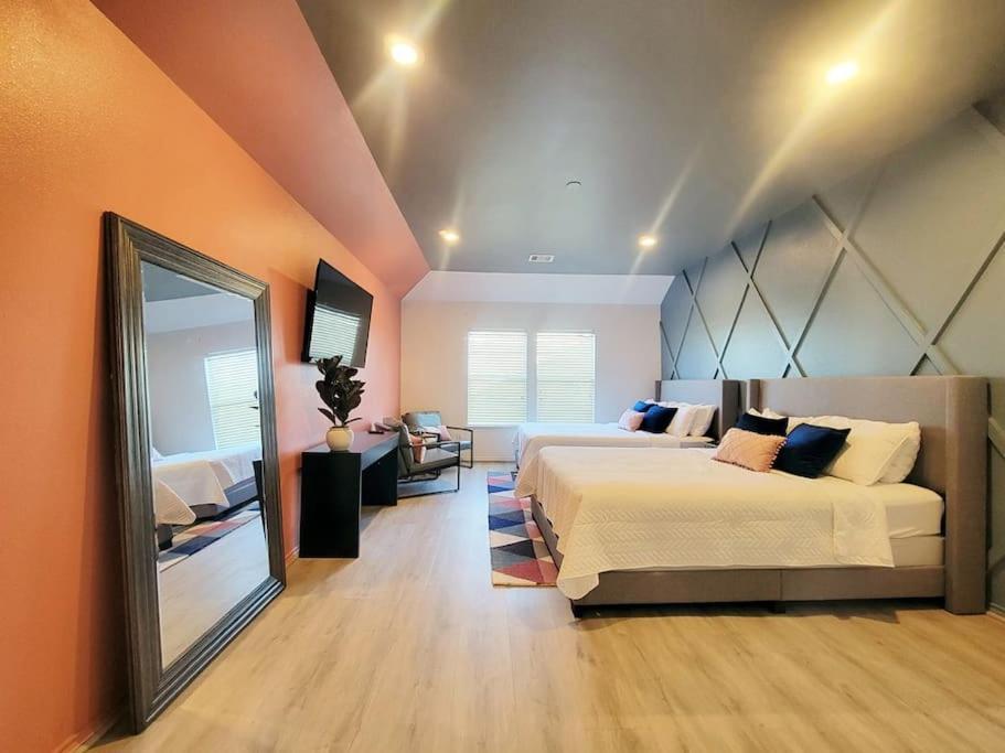 Holiday home Haus Of Colours - 7 Beds - Grb - Downtown Houston