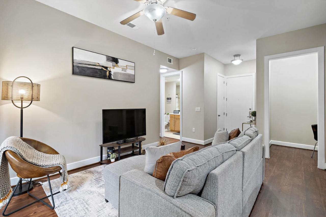 Corporate Unit City Centre, Energy Corridor Apartment Houston