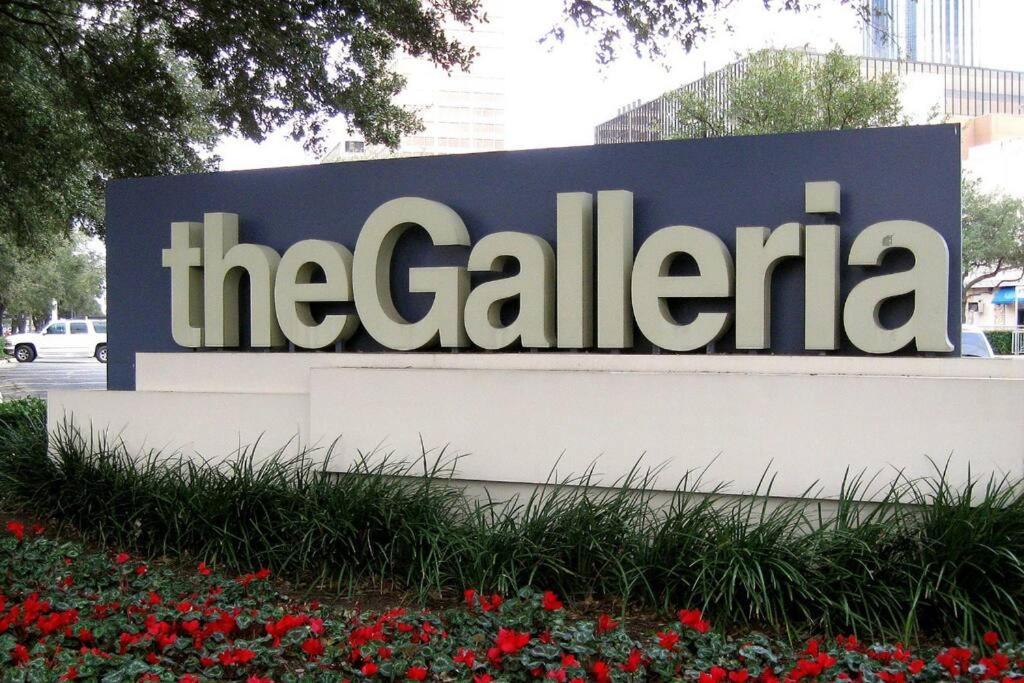 Beautiful/spacious 2 Bedroom Near Galleria