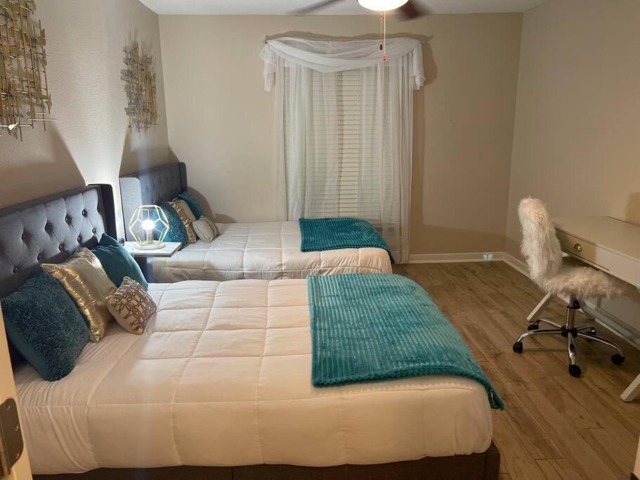 Beautiful/spacious 2 Bedroom Near Galleria Houston
