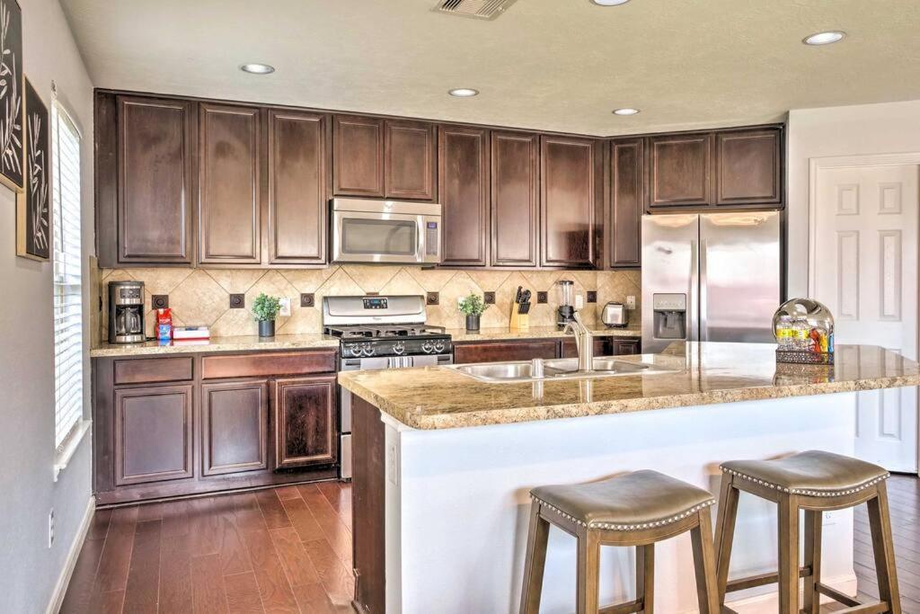 3 Bedroom 2.5 Bath With Office Holiday home *