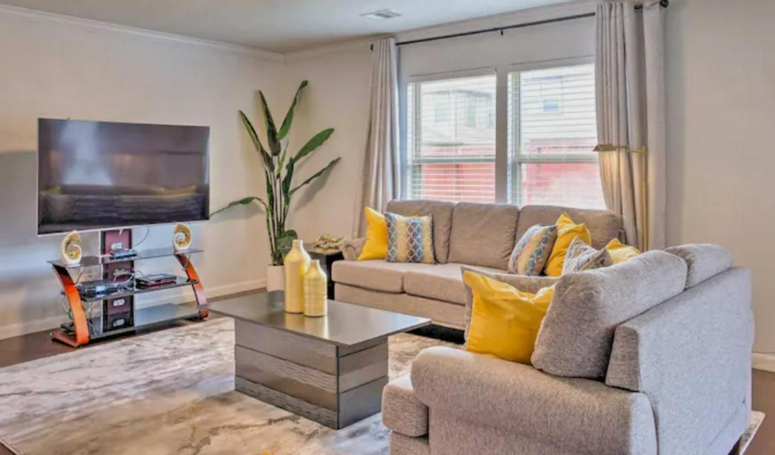 3 Bedroom 2.5 Bath With Office Holiday home *