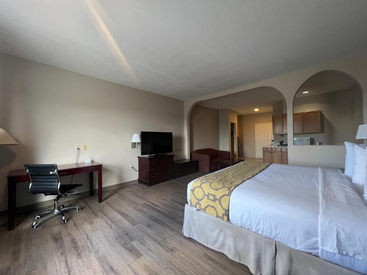 Baymont By Wyndham Brookhollow