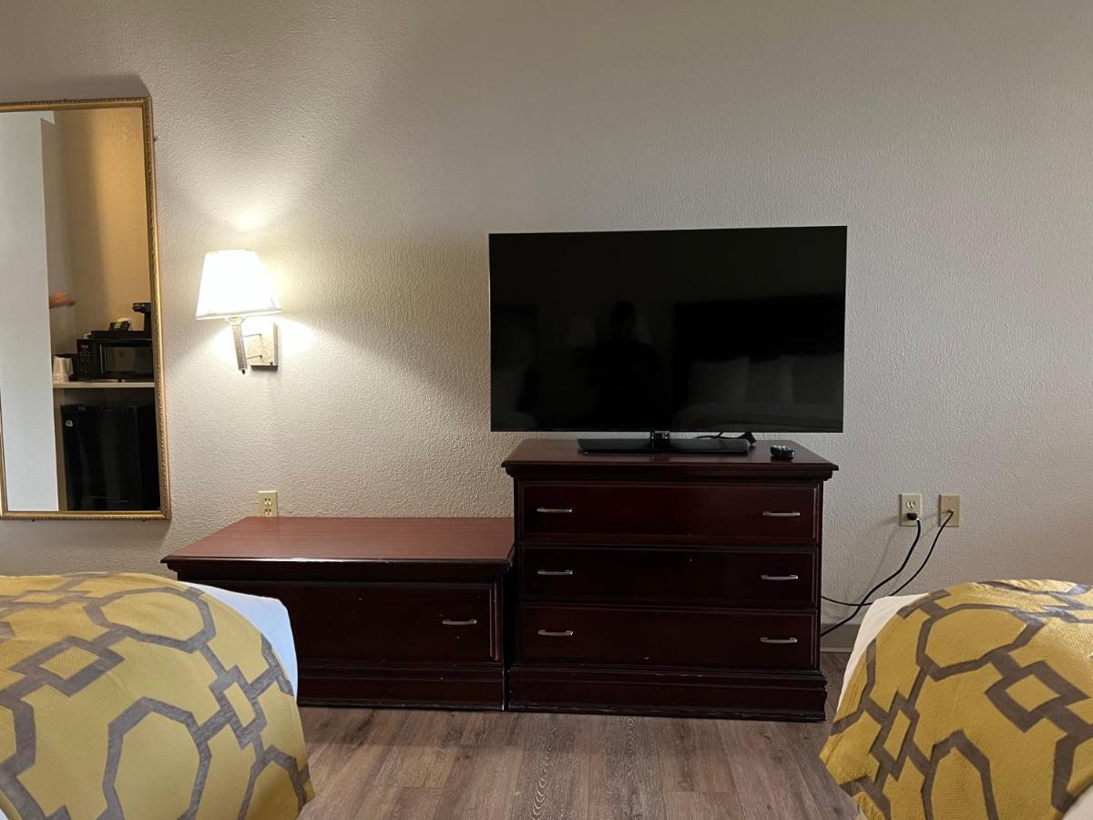 Baymont By Wyndham Brookhollow