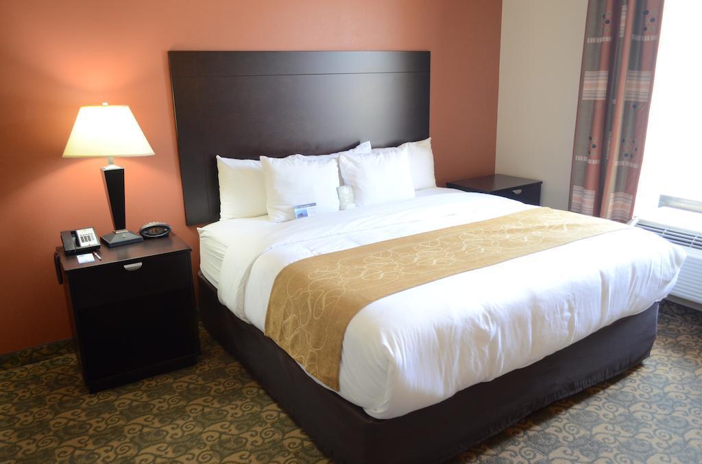 Comfort Westchase Energy Corridor Hotel