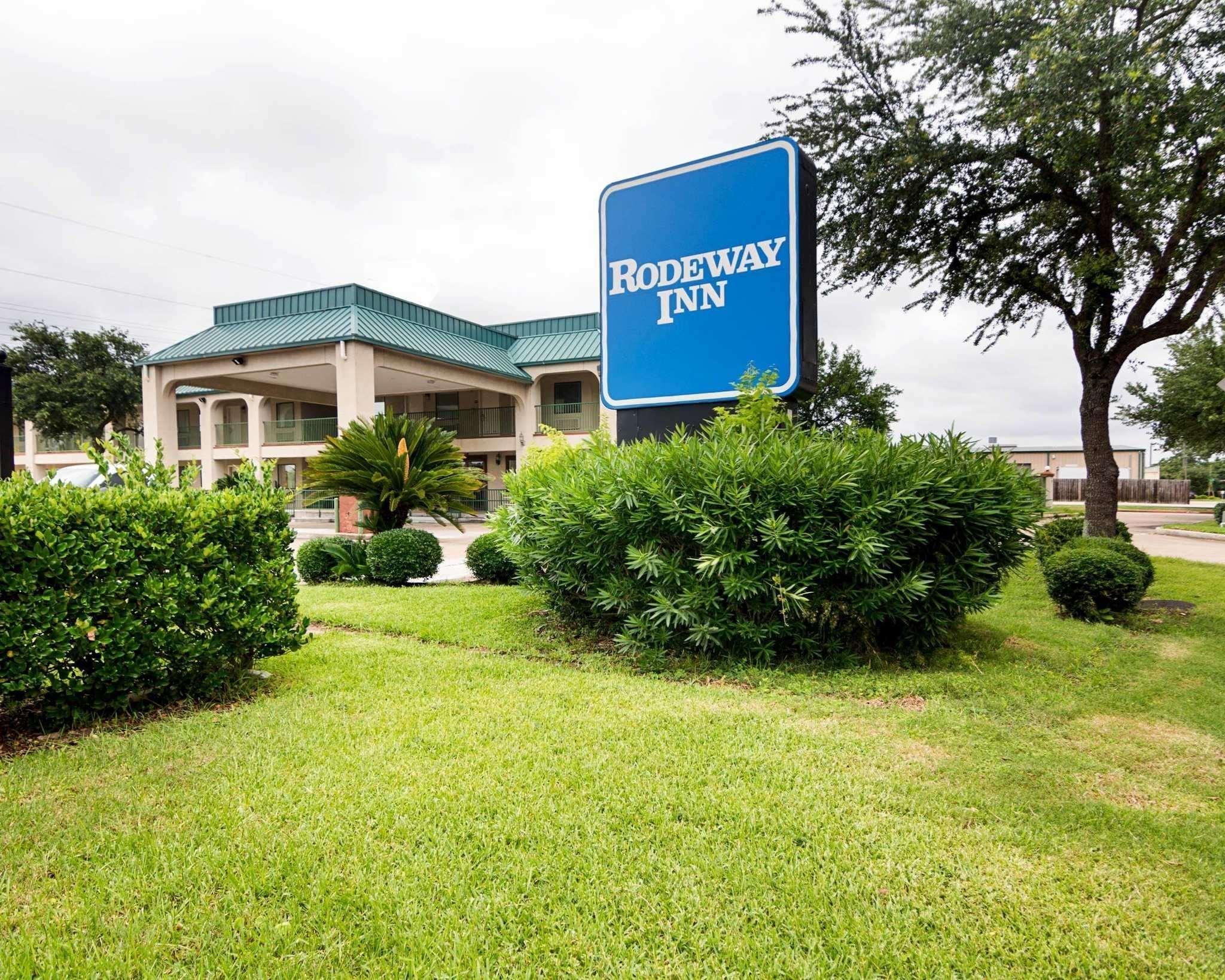 Hotel Rodeway & Hwy 290 Nw 2*