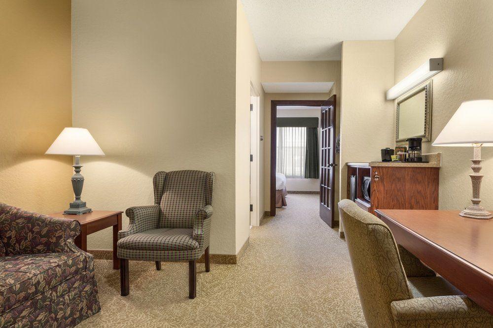 Comfort Bush Intercontinental Airport