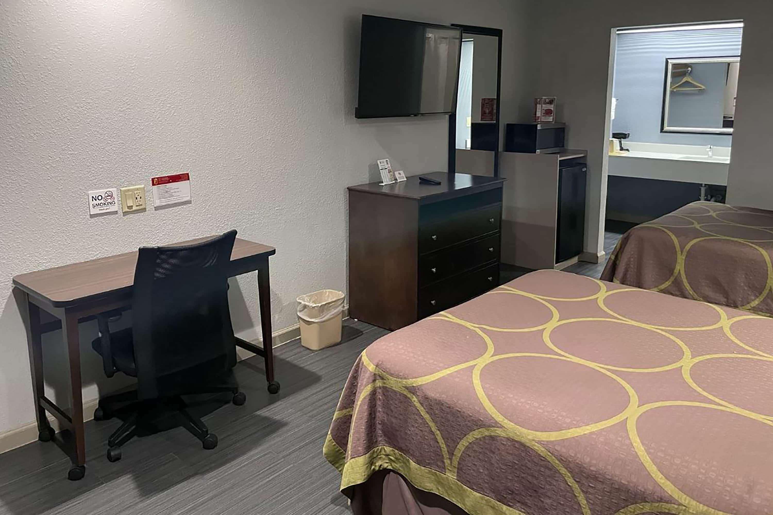 Hotel Super 8 By Wyndham Downtown I-610 Houston