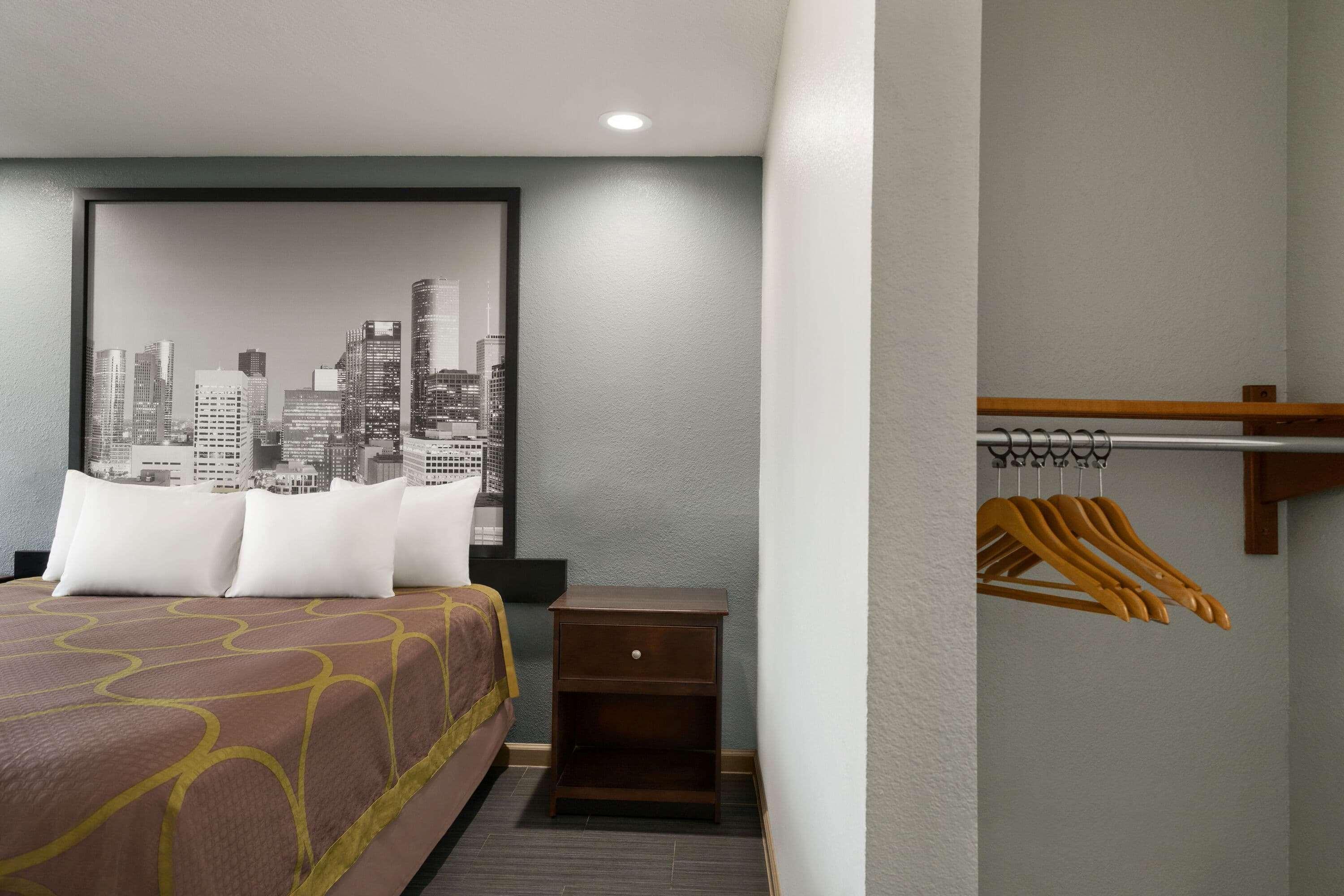 Super 8 By Wyndham Downtown I-610 Houston