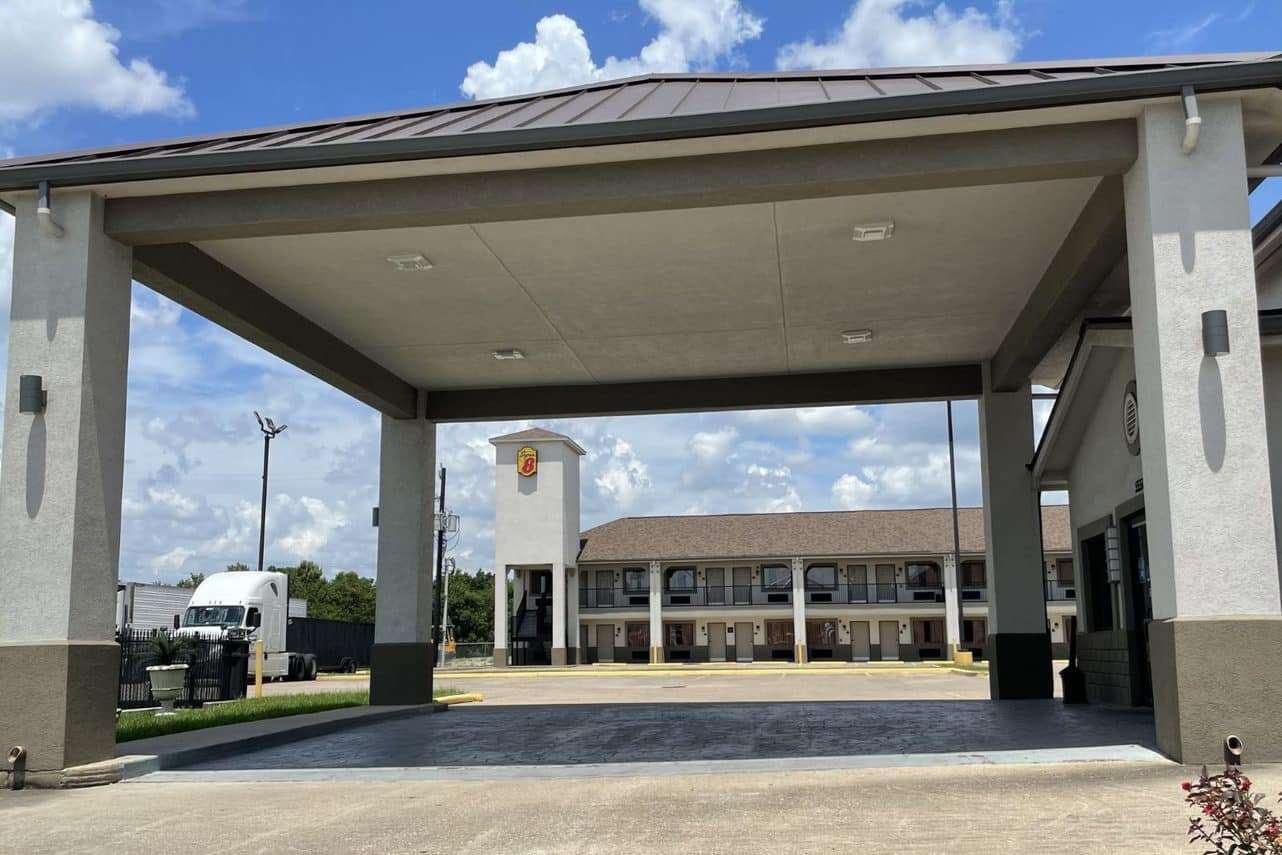 Hotel Super 8 By Wyndham Downtown I-610