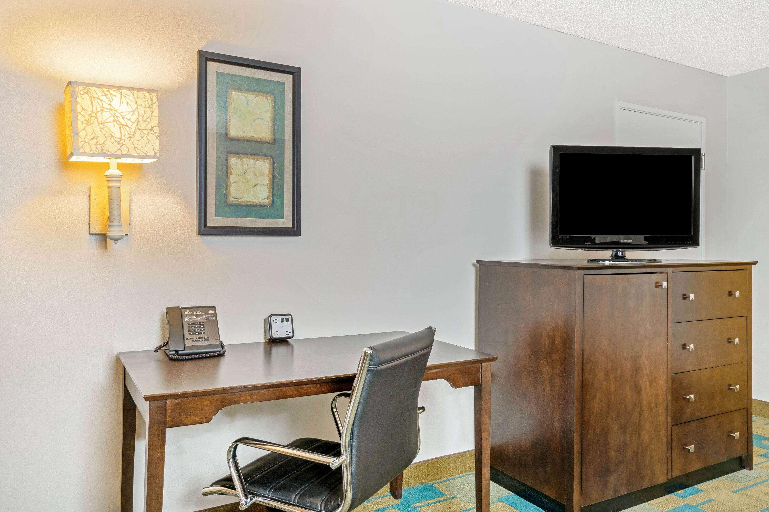 La Quinta By Wyndham Nw Brookhollow