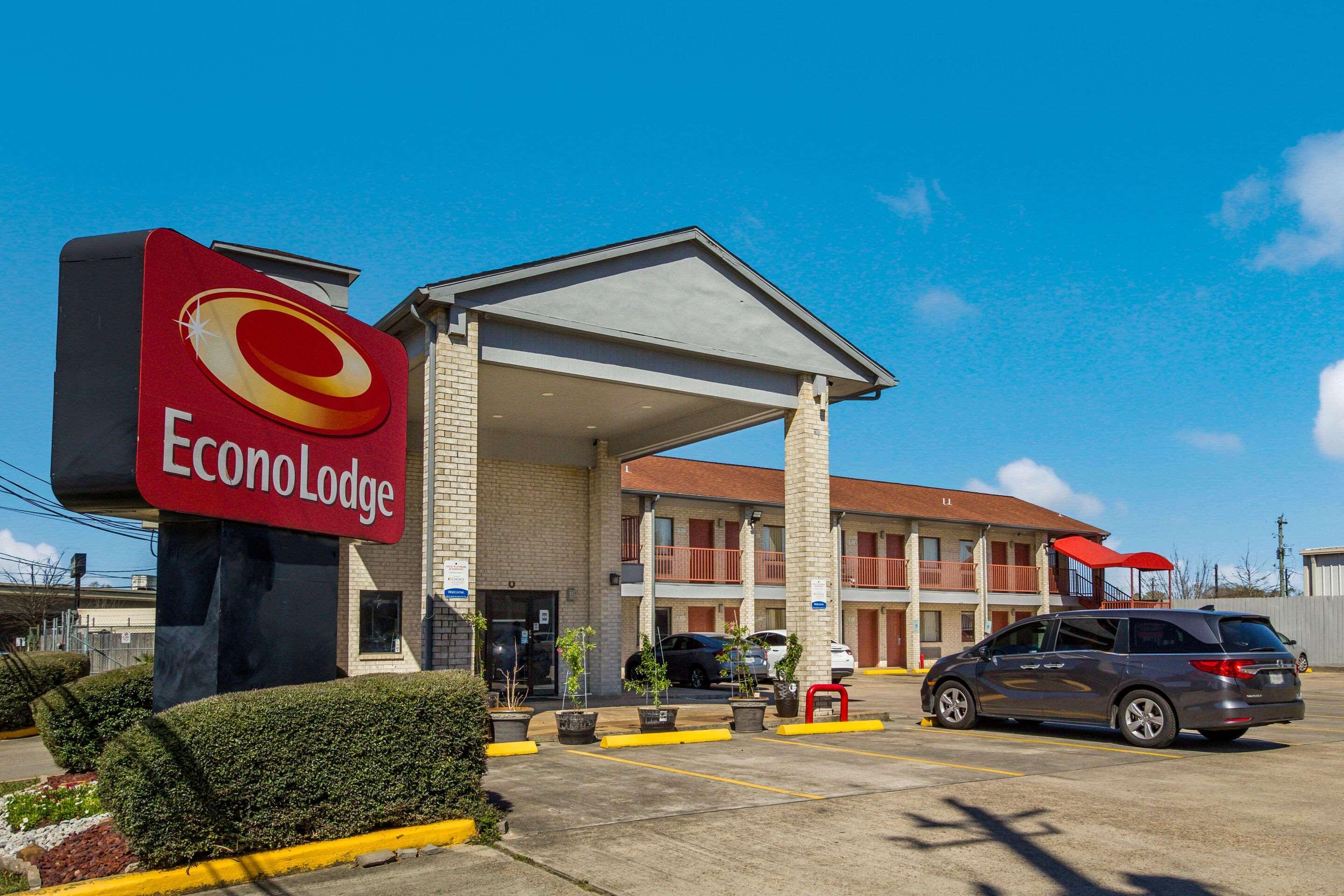 Econo Brookhollow *