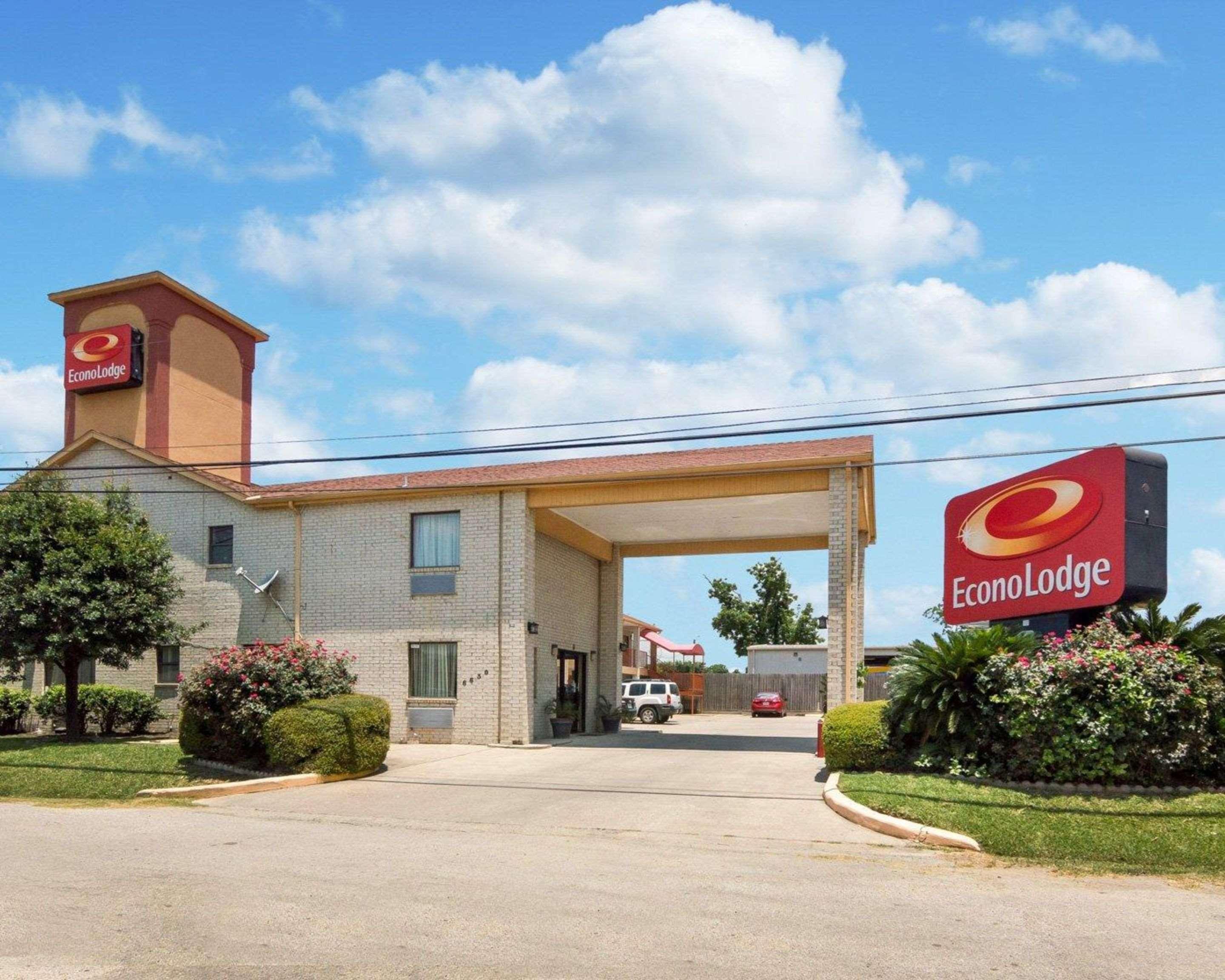 Econo Brookhollow Motel *