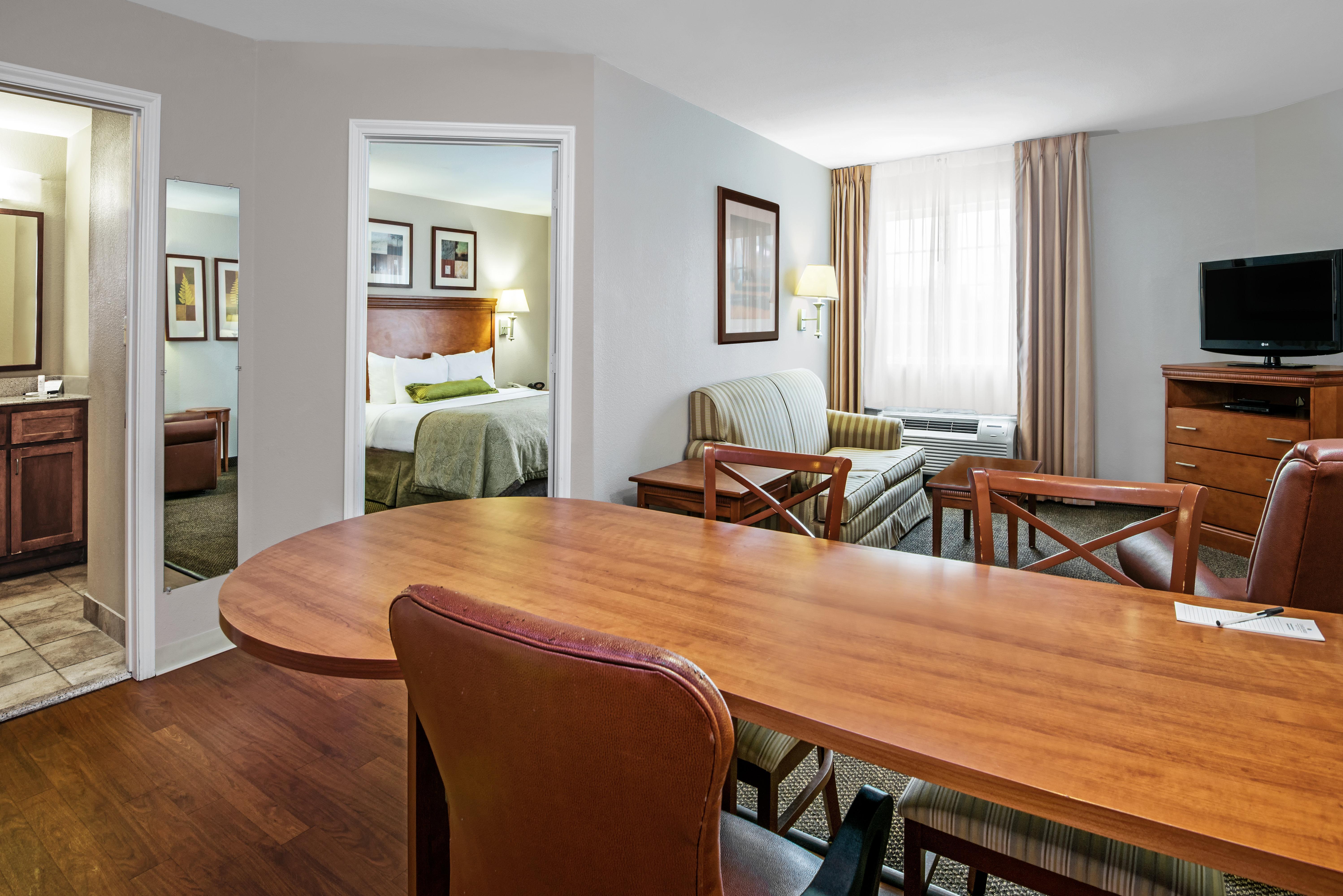 Hotel Candlewood Nw - Willowbrook, An Ihg