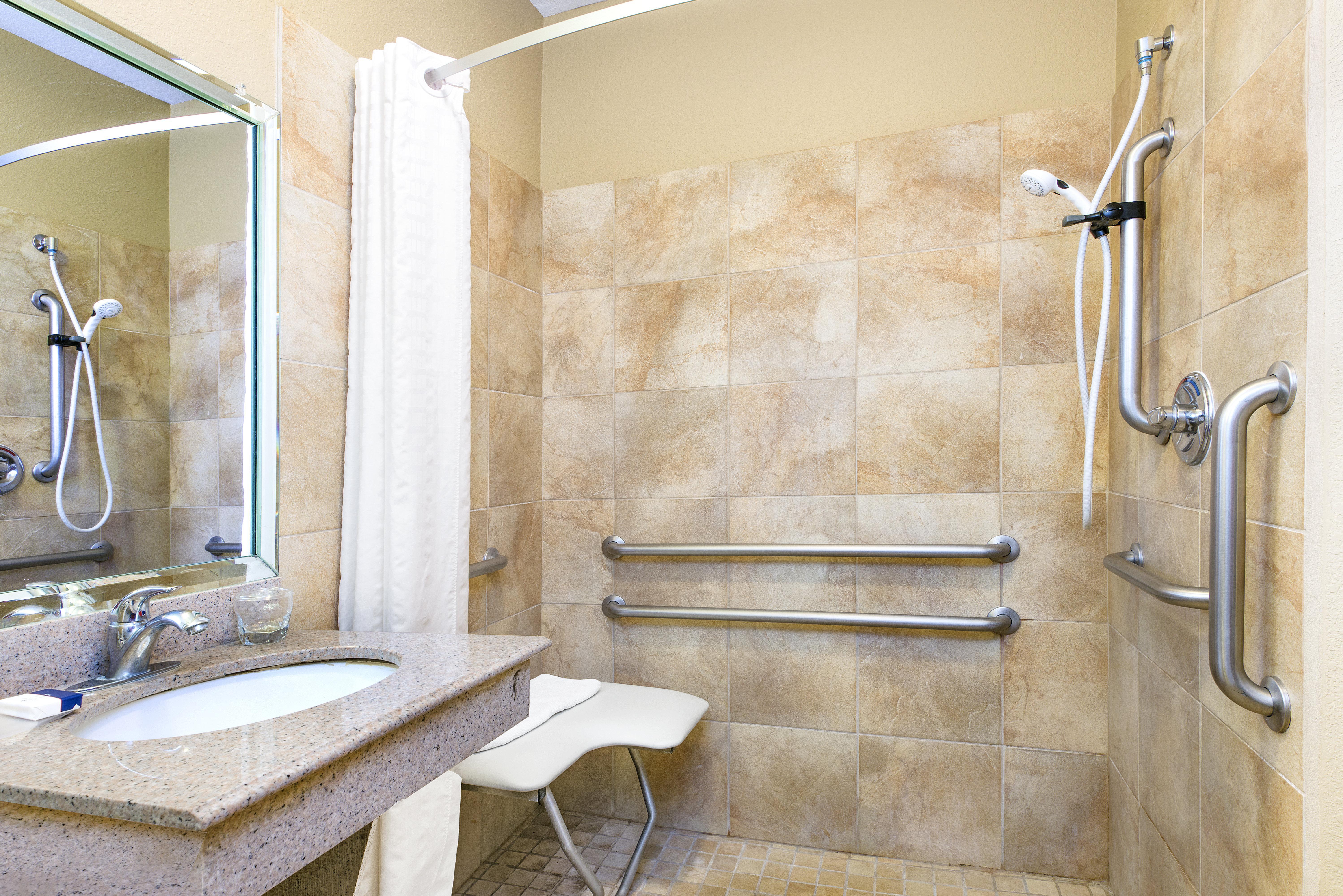 Candlewood Nw - Willowbrook, An Ihg Hotel