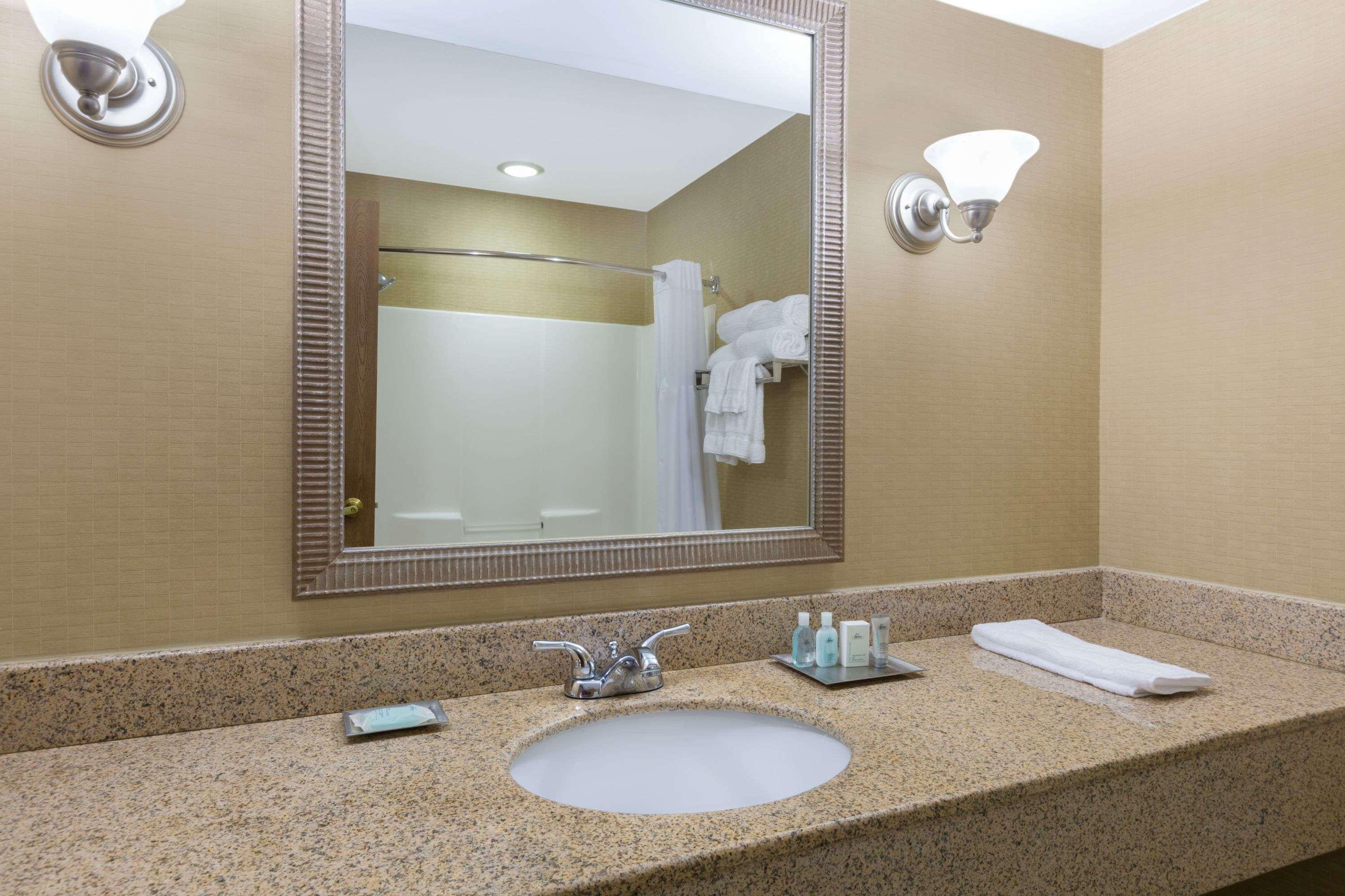 Wyndham Garden Willowbrook 3*