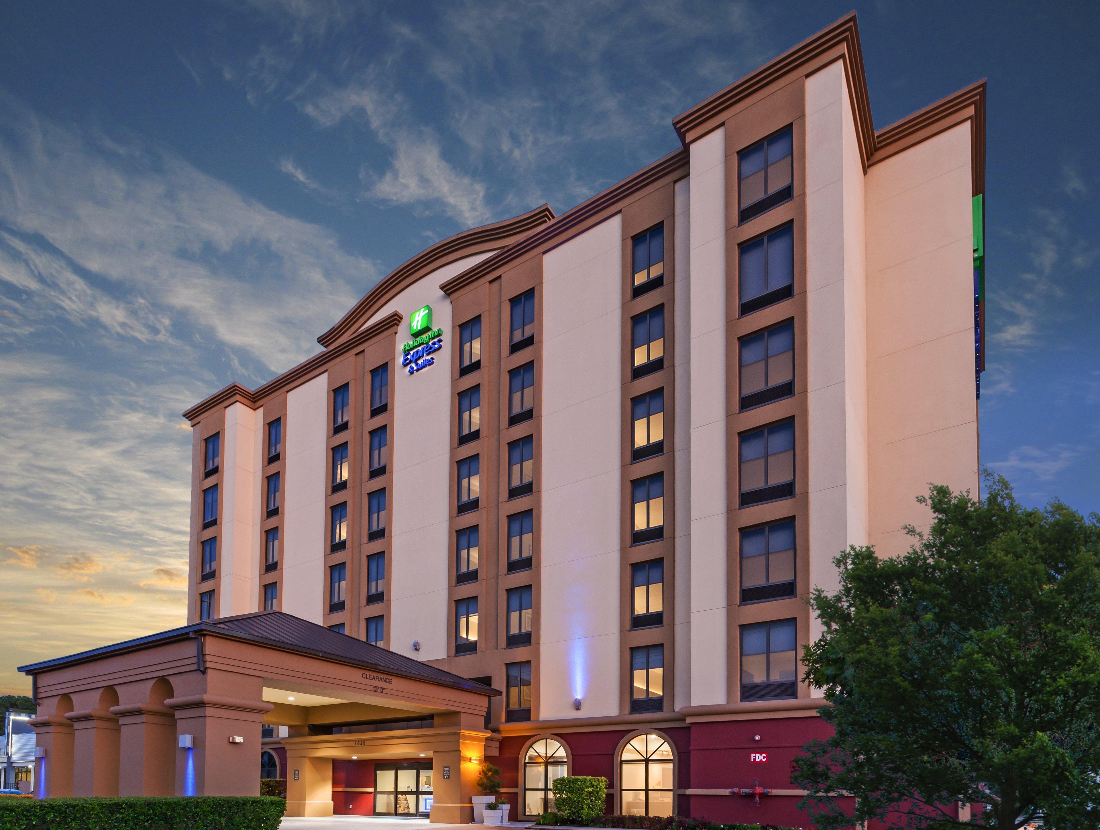 Hotel Holiday Express & - Memorial Park Area By Ihg 3*