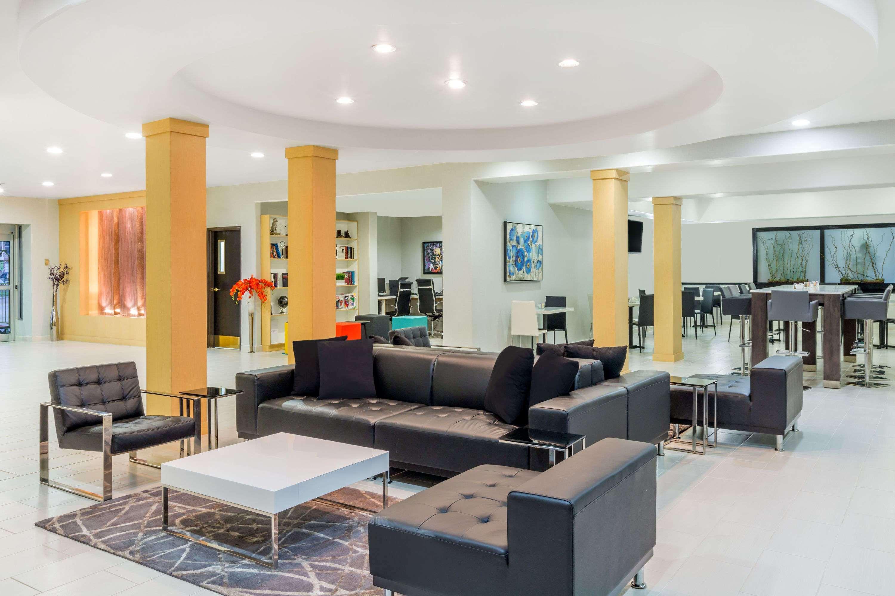 Hotel Wyndham Garden Willowbrook