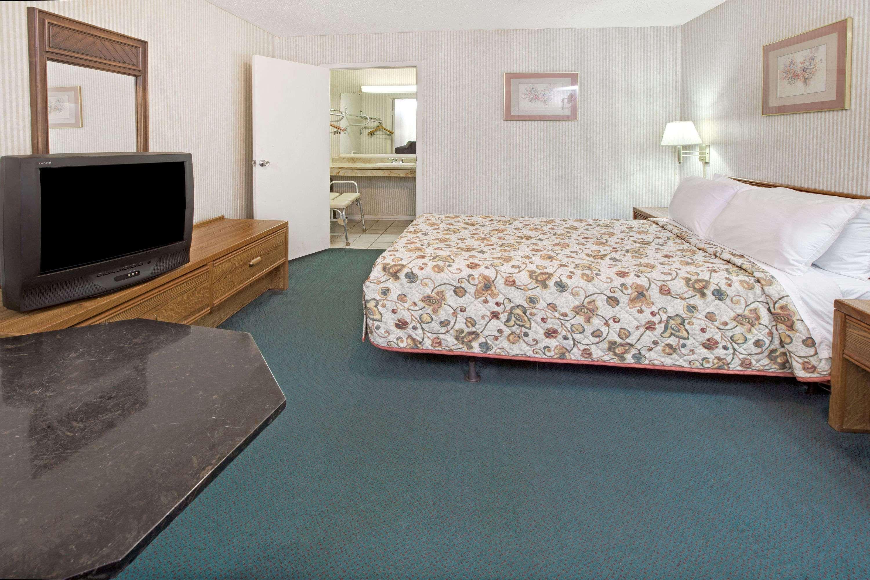 Knights Hobby Airport Hotel *