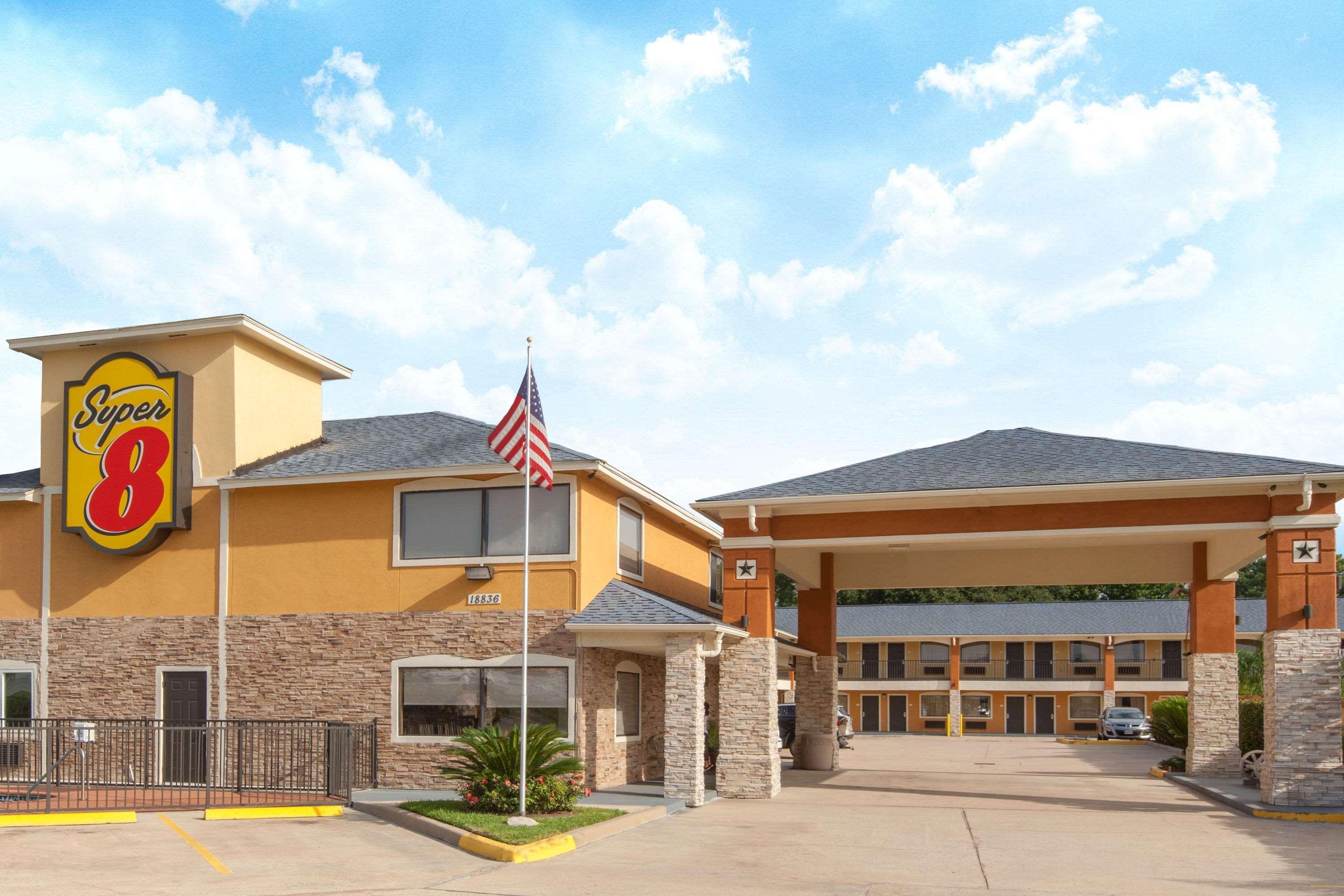 Super 8 By Wyndham Houston/willowbrook Hwy 249 Hotel