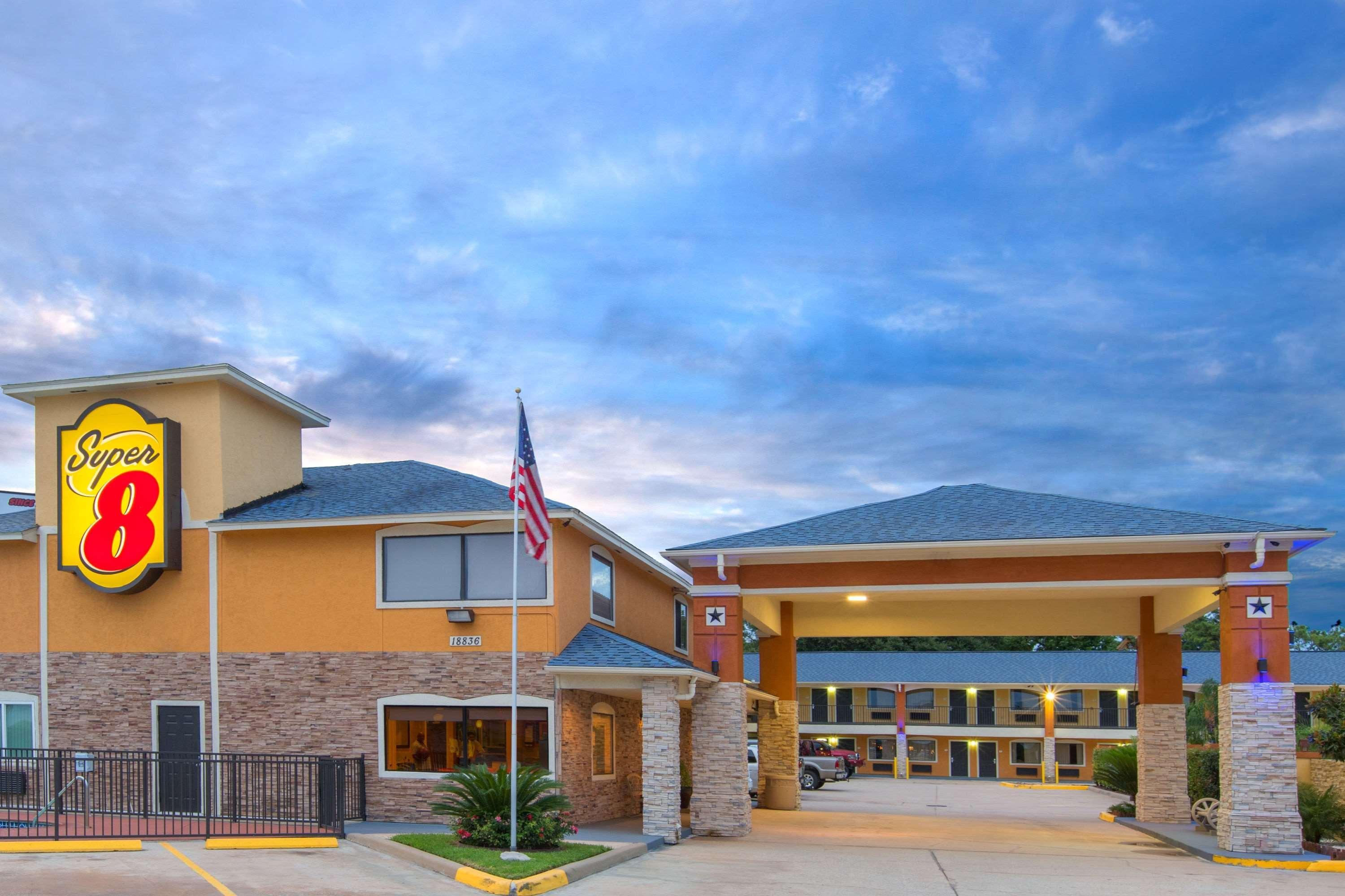 Hotel Super 8 By Wyndham Houston/willowbrook Hwy 249 Houston