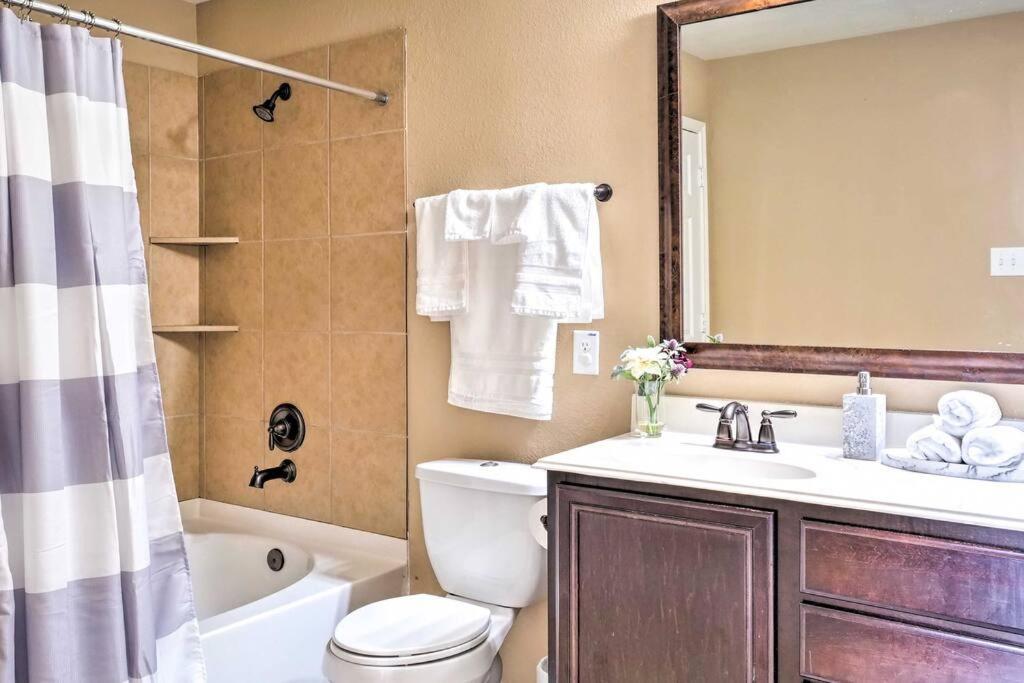 3 Bedroom 2.5 Bath With Office