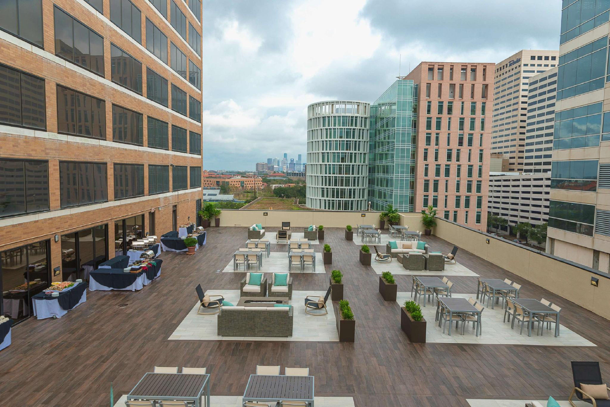 Hilton Plaza/medical Center 4*